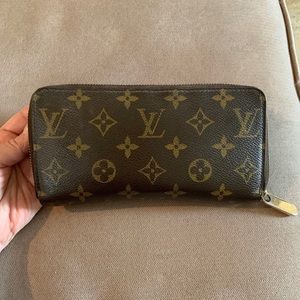 Louis Vuitton women’s wallet